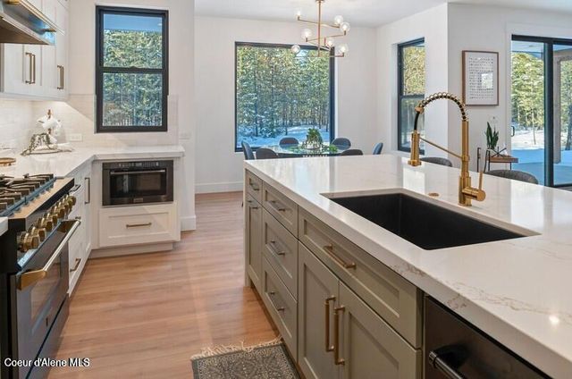 624 Satchel Dr, Spirit Lake, ID 83869