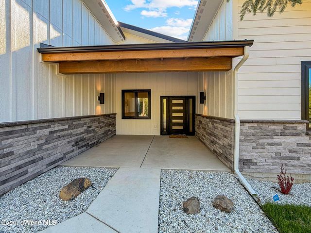 624 Satchel Dr, Spirit Lake, ID 83869