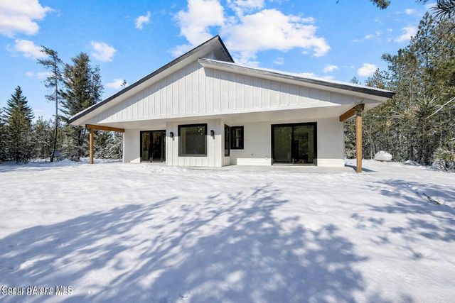 624 Satchel Dr, Spirit Lake, ID 83869