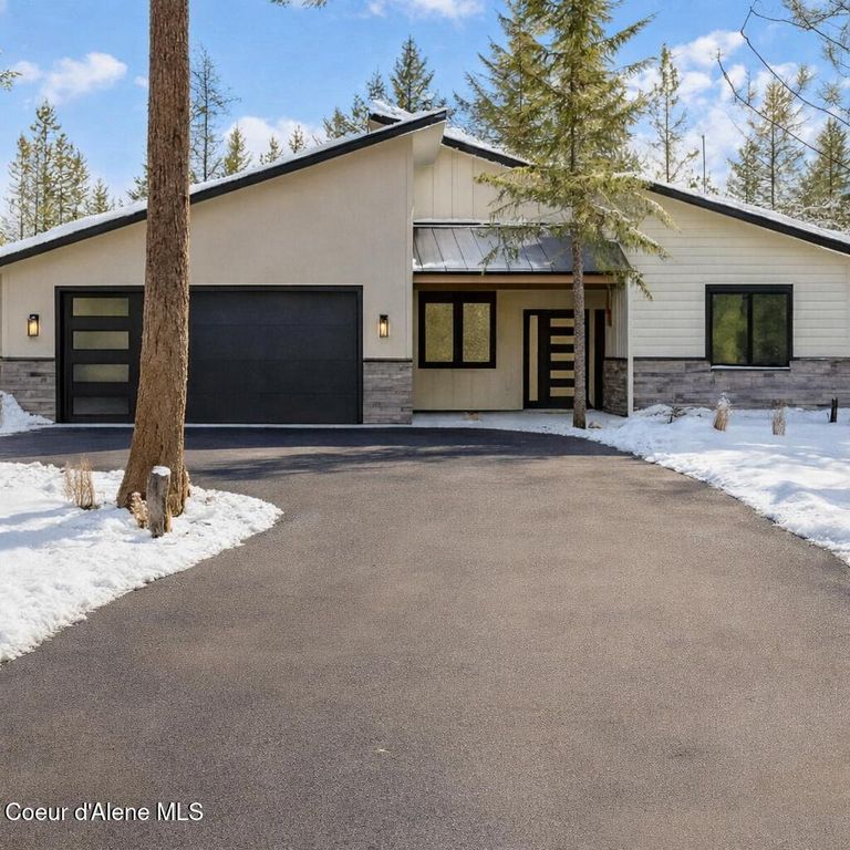 624 Satchel Dr, Spirit Lake, ID 83869