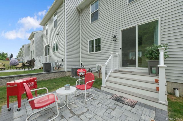 4048 Chestnut Ridge Road, Fishkill, NY 12524