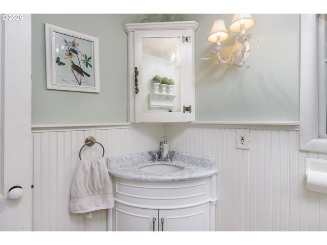 2805 GLENMORRIE Dr, Lake Oswego, OR 97034