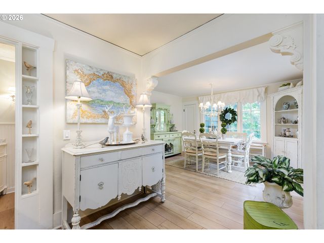 2805 GLENMORRIE Dr, Lake Oswego, OR 97034