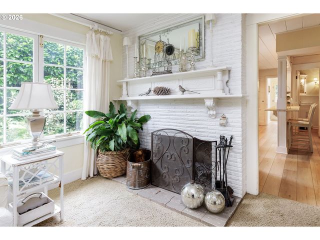 2805 GLENMORRIE Dr, Lake Oswego, OR 97034