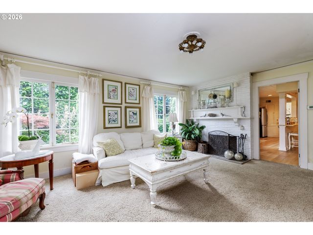 2805 GLENMORRIE Dr, Lake Oswego, OR 97034