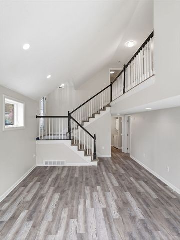 16 Beverly St, Dartmouth, MA 02747