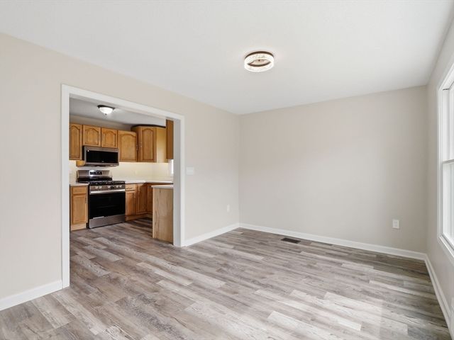 16 Beverly St, Dartmouth, MA 02747