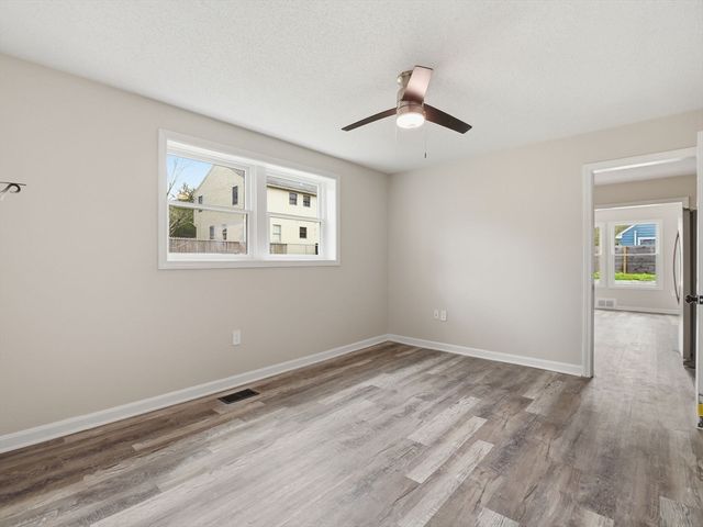 16 Beverly St, Dartmouth, MA 02747