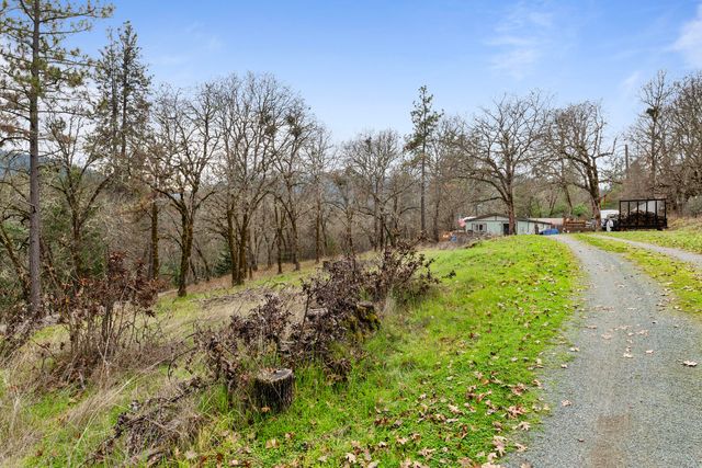 4794 Foothill Boulevard, Rogue River, OR 97537