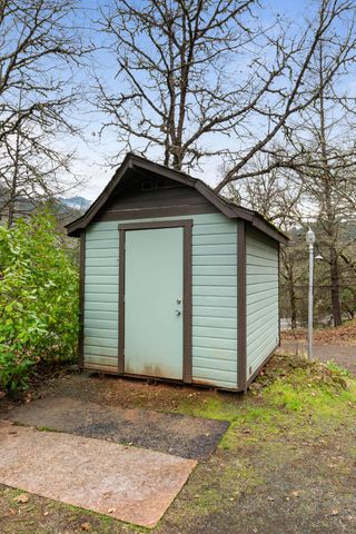 4794 Foothill Boulevard, Rogue River, OR 97537