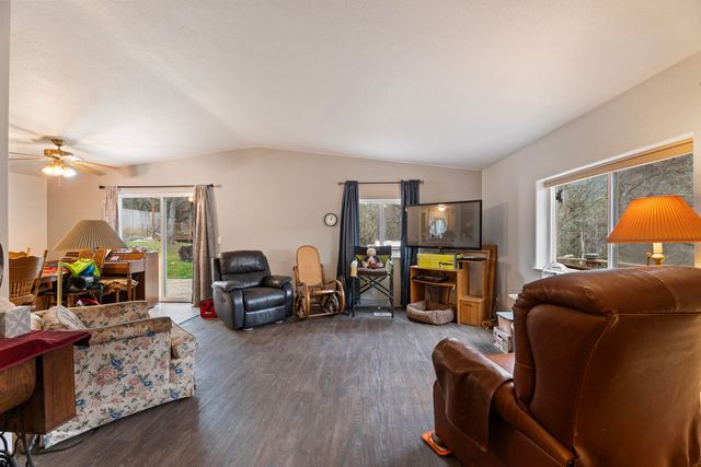 4794 Foothill Boulevard, Rogue River, OR 97537