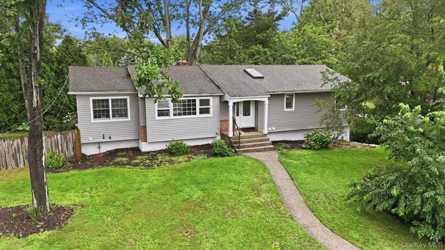 37 Storyland Lane, East Setauket, NY 11733