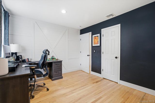 37 Storyland Lane, East Setauket, NY 11733