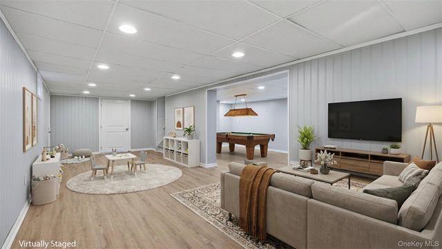 37 Storyland Lane, East Setauket, NY 11733