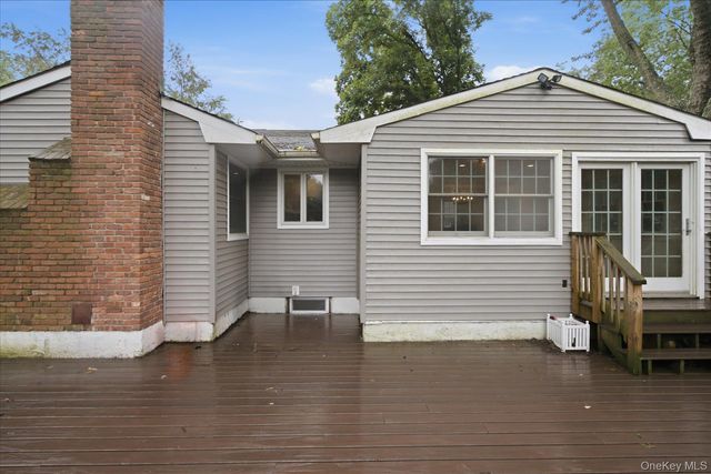 37 Storyland Lane, East Setauket, NY 11733