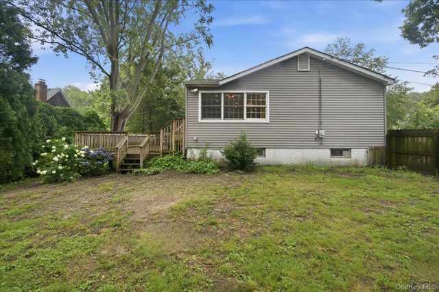 37 Storyland Lane, East Setauket, NY 11733