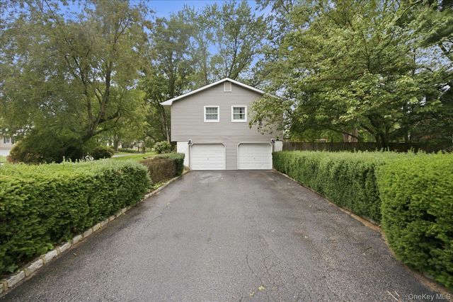 37 Storyland Lane, East Setauket, NY 11733