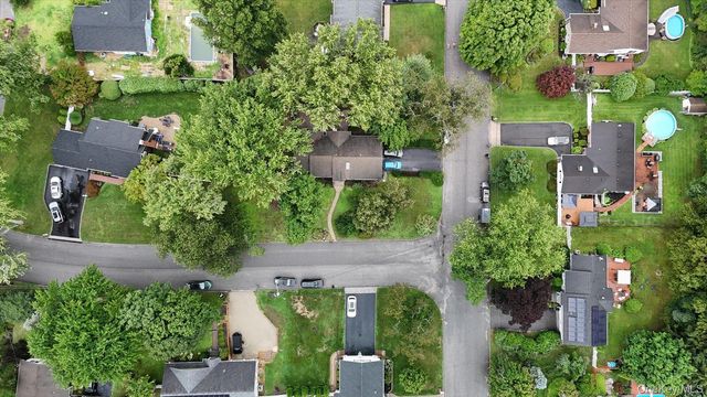 37 Storyland Lane, East Setauket, NY 11733