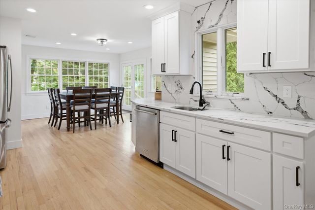 37 Storyland Lane, East Setauket, NY 11733