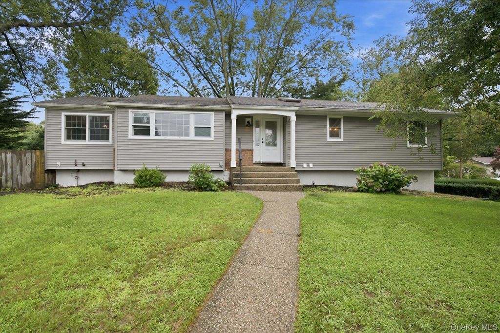 37 Storyland Lane, East Setauket, NY 11733
