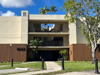 8015 SW 107th Ave 201, Miami, FL 33173