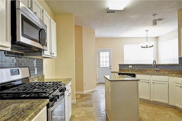 1229 Clear Creek Drive, Mesquite, TX 75181