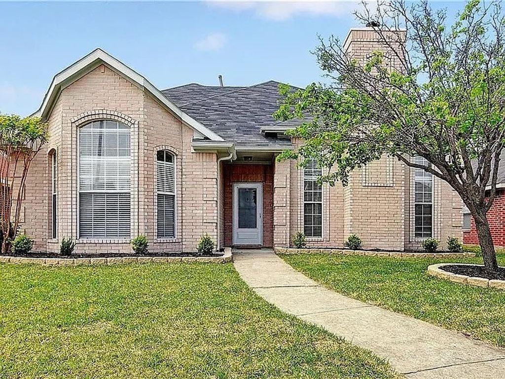 1229 Clear Creek Drive, Mesquite, TX 75181