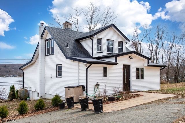 677 Warwick Tpke, West Milford Twp., NJ 07421