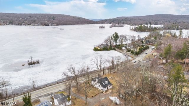 677 Warwick Tpke, West Milford Twp., NJ 07421