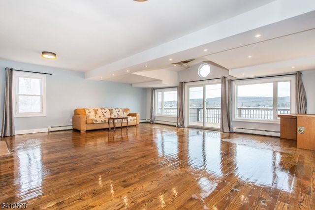 677 Warwick Tpke, West Milford Twp., NJ 07421