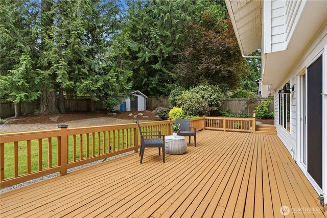 18009 NE 103rd Ct, Redmond, WA 98052