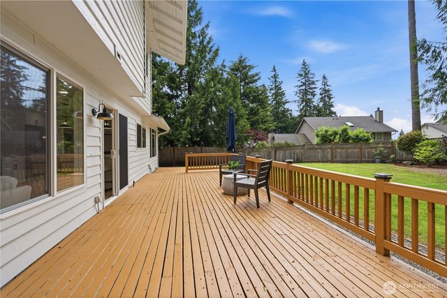 18009 NE 103rd Ct, Redmond, WA 98052