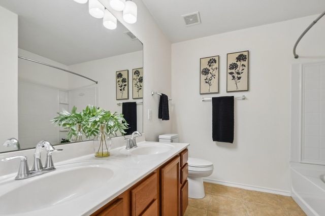 200 Thomas CV, Leander, TX 78641