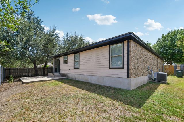 200 Thomas CV, Leander, TX 78641