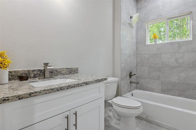 185 W Village Cove Loop, Livingston, TX 77351