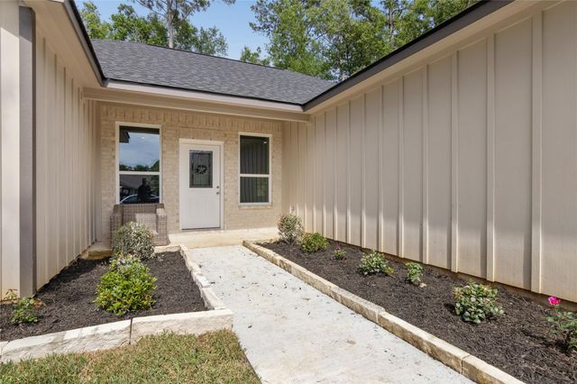 185 W Village Cove Loop, Livingston, TX 77351