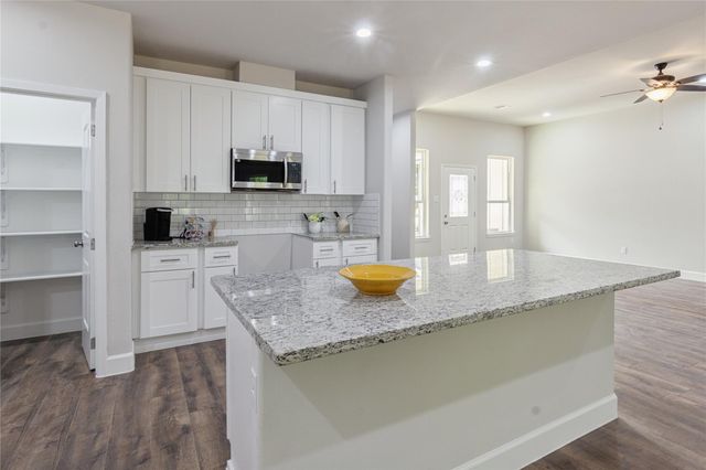 185 W Village Cove Loop, Livingston, TX 77351