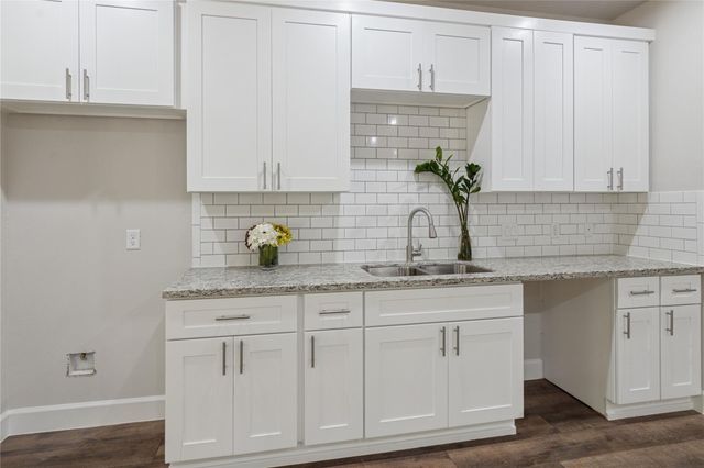 185 W Village Cove Loop, Livingston, TX 77351