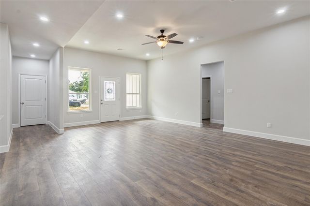 185 W Village Cove Loop, Livingston, TX 77351