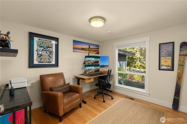 9525 Mercerwood Drive, Mercer Island, WA 98040