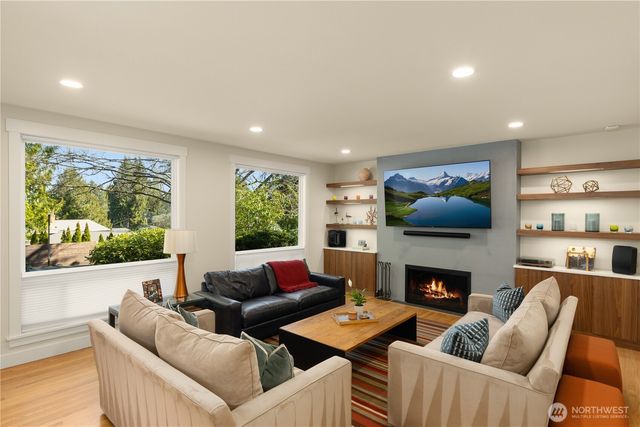 9525 Mercerwood Drive, Mercer Island, WA 98040