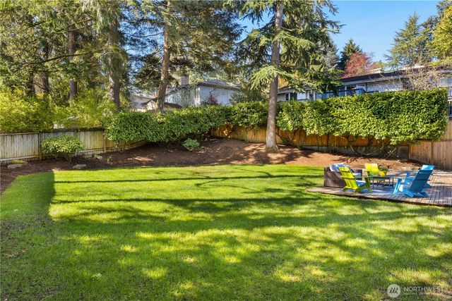9525 Mercerwood Drive, Mercer Island, WA 98040