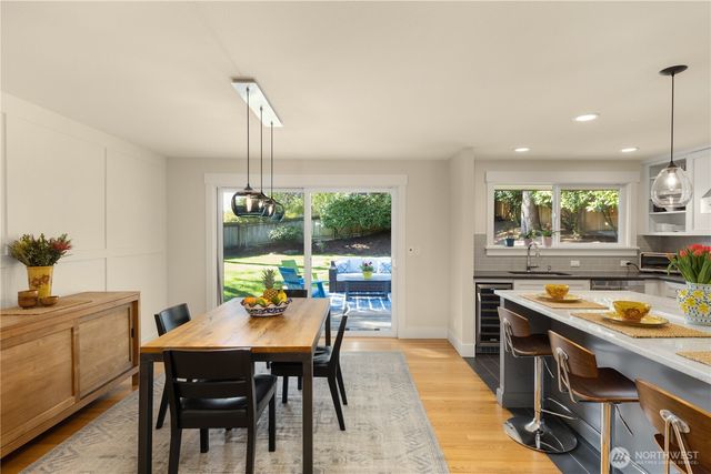 9525 Mercerwood Drive, Mercer Island, WA 98040