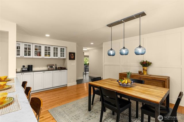 9525 Mercerwood Drive, Mercer Island, WA 98040