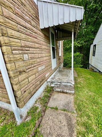 141 Carroll St, Aliquippa, PA 15001