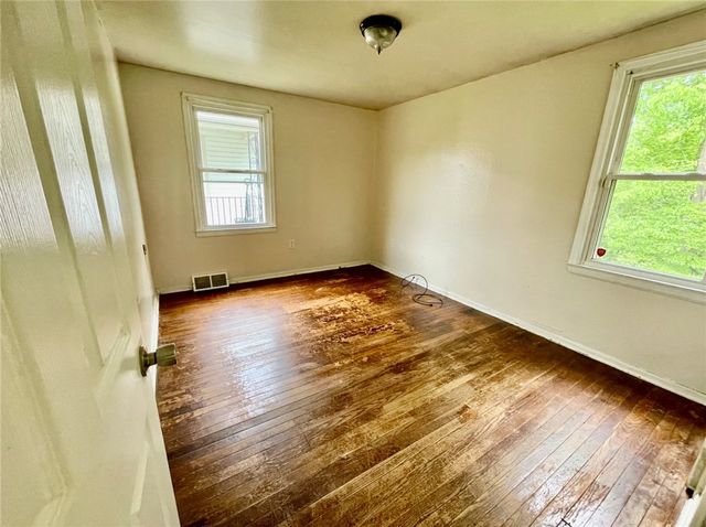 141 Carroll St, Aliquippa, PA 15001