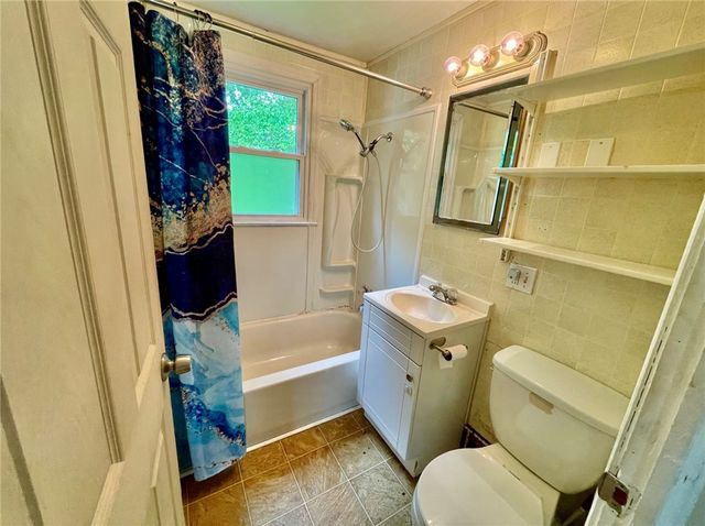 141 Carroll St, Aliquippa, PA 15001