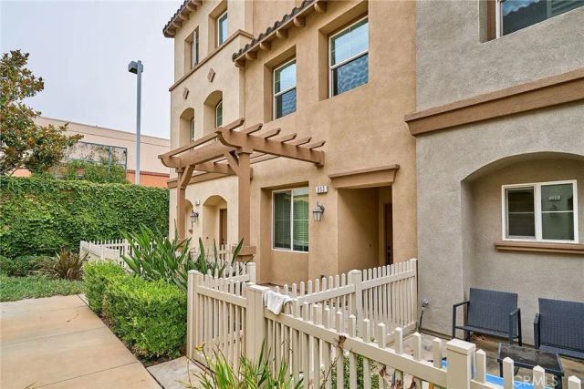 853 E Hollyvale, Azusa, CA 91702