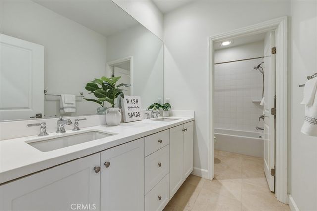 108 Henderson, Irvine, CA 92620