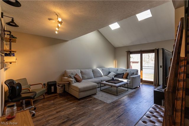 105 Topaz Trail, Cortland, OH 44410